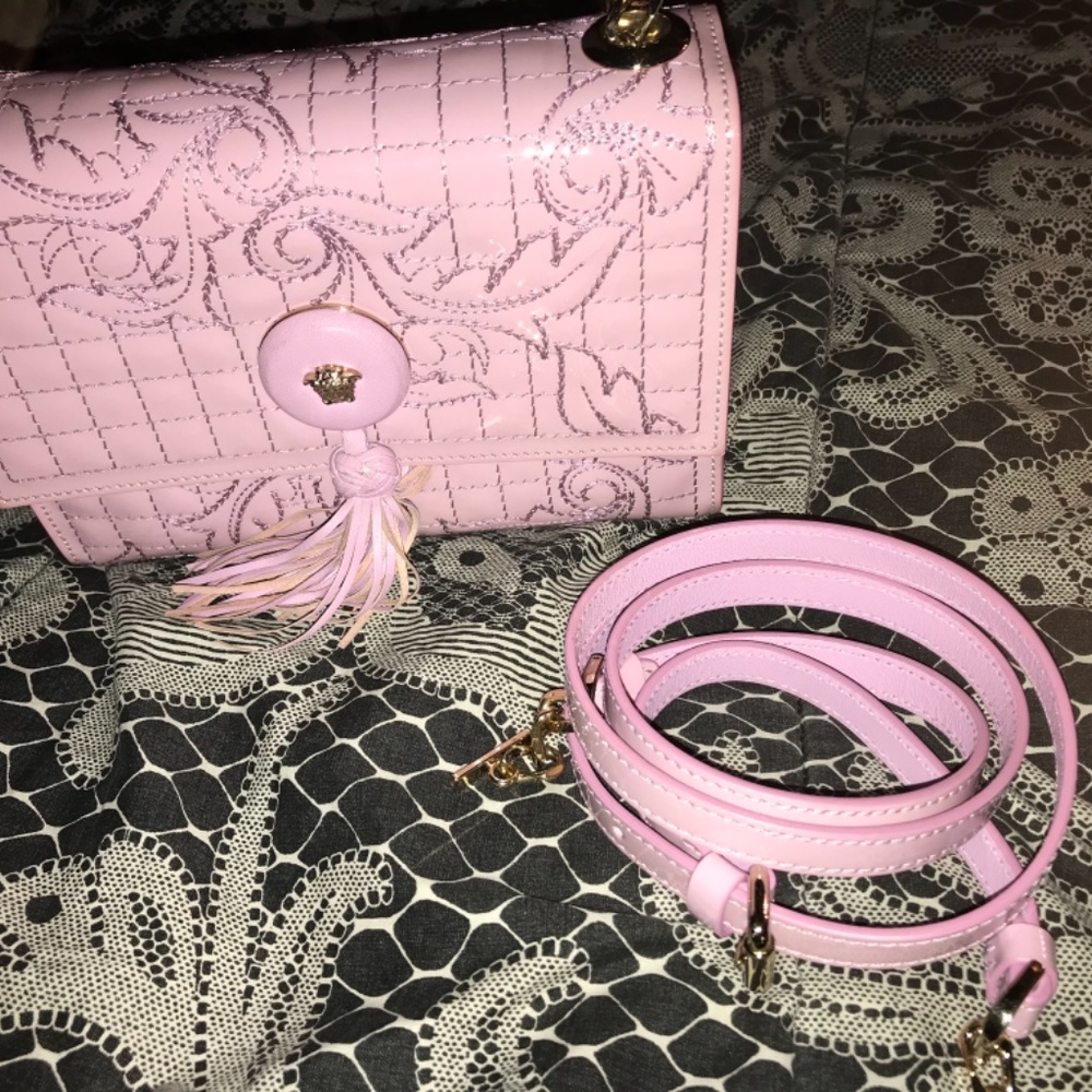 Versace - Picture 2 of 3